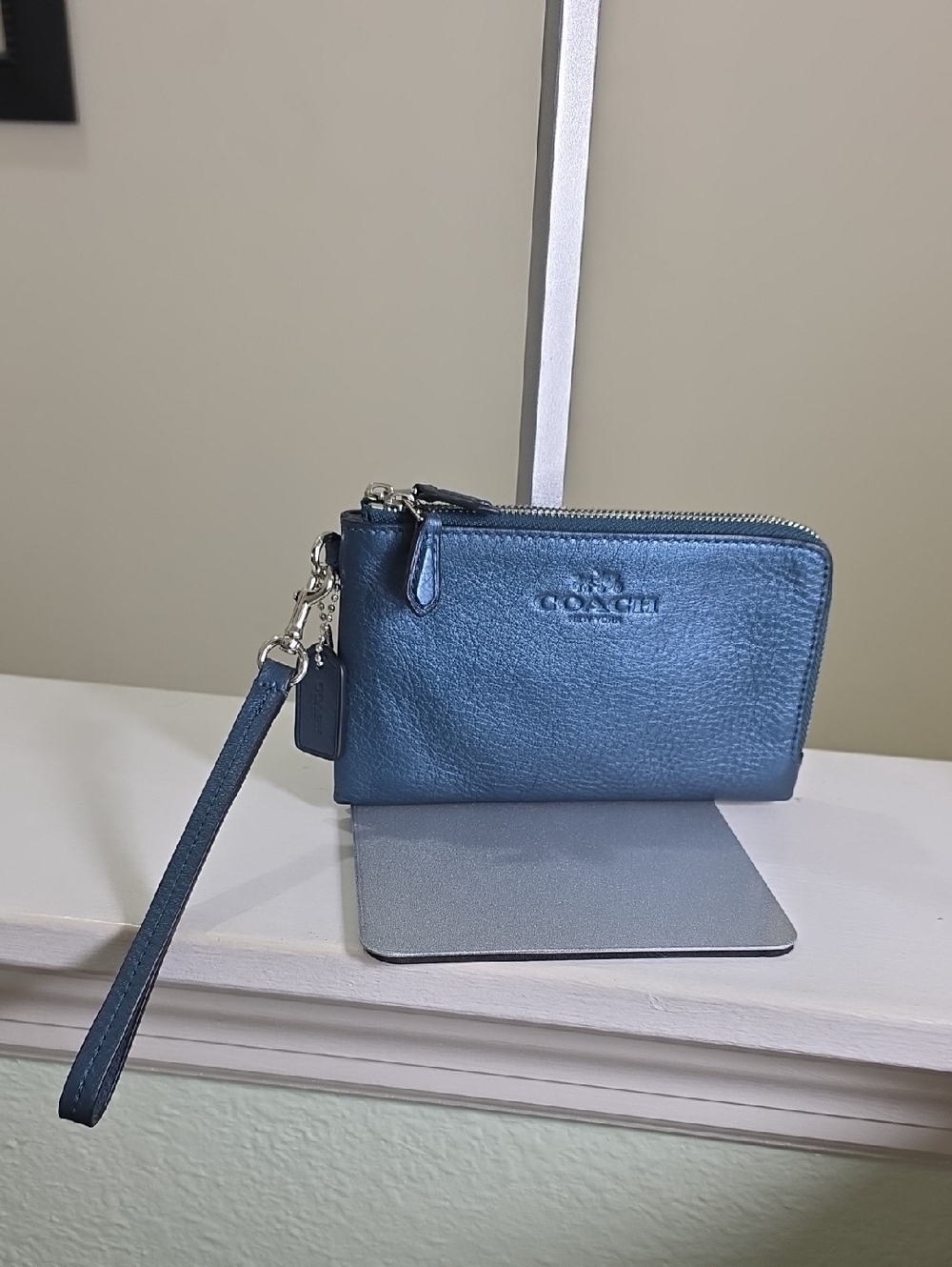 Coach Double Corner Zip Metallic Blue Silvertone HDWR Wristlet GUC